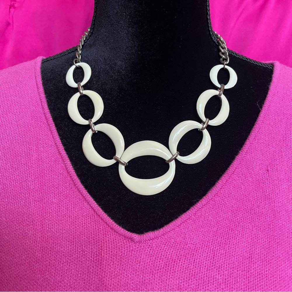Elegant Cream Necklace